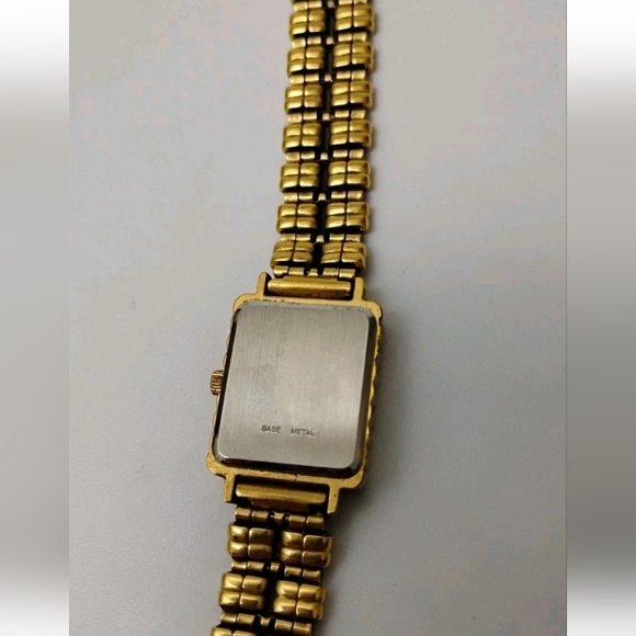 VTG Wittnauer Luxury Women's Swiss 5000 Quartz Movement Watch Gold Tone Works - Picture 7 of 8